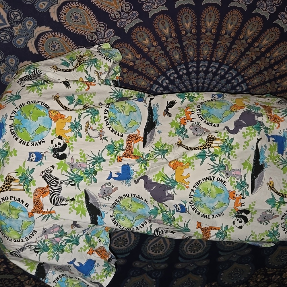 Save The Planet Animal Scrub Top Large - Picture 4 of 5